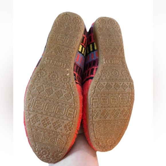 Born Shoe Womens 9.5 Red Giselle Aztec Southwestern Tribal Comfort Slip On New - Picture 2 of 7